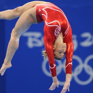 爱游戏全站app注册-凯尔特人调整战术，季后赛之路更添信心，凯尔特人晋级