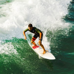 爱游戏官方论坛-云达不莱梅惨遭惨败，新赛季首场失利让球队付出代价，云达不莱梅vs拜仁慕尼黑